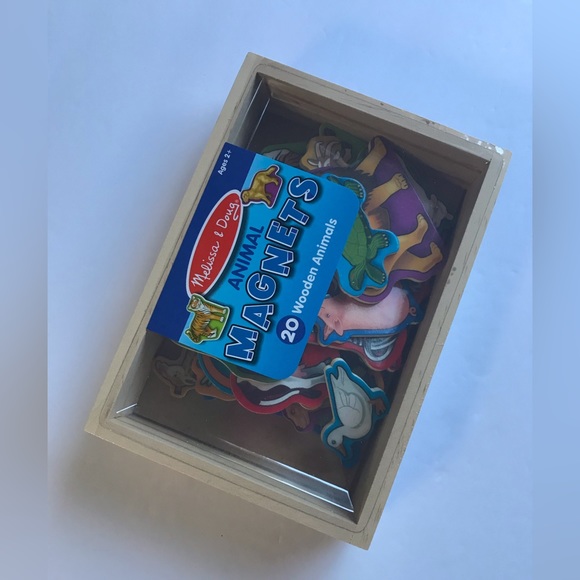 NWT Melissa & Doug bundle of wood animal magnets and wood puzzle box, cognitive - Picture 5 of 11